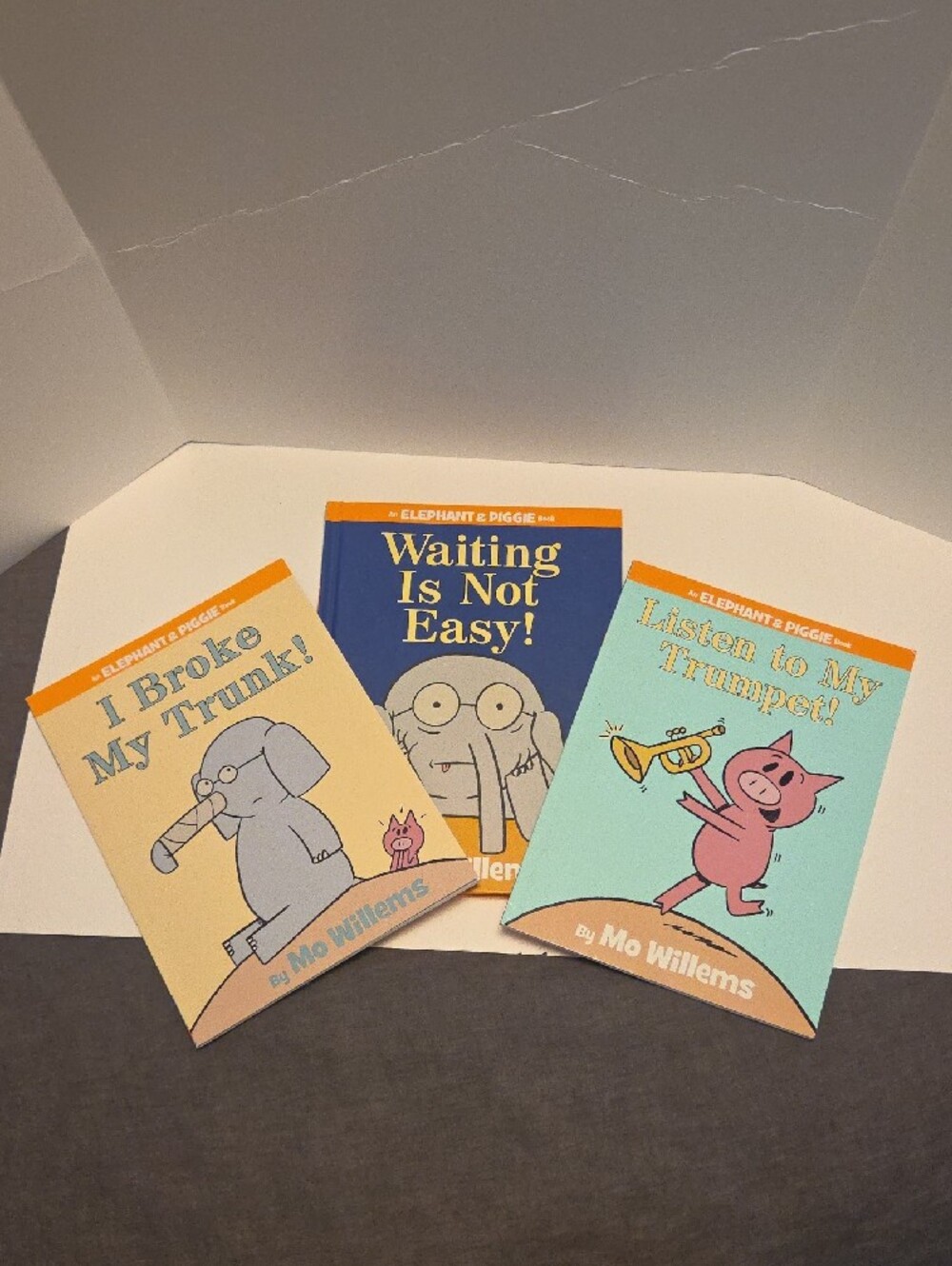 Elephant & Piggie-I Broke My Trunk! Waiting Is Not Easy! Listen To My Trumpet!